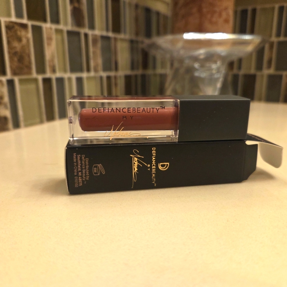 Defiance BEAUTY Liquid lipstick